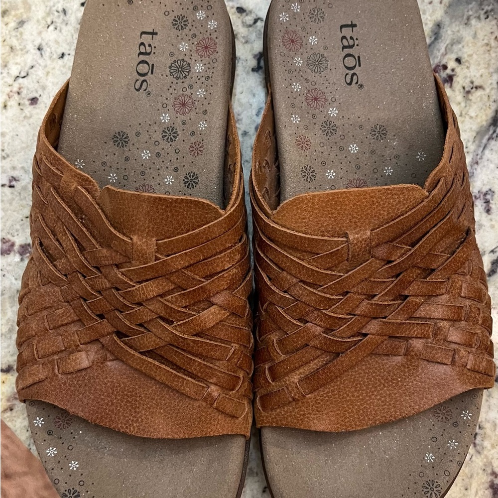Taos Guru Sandal